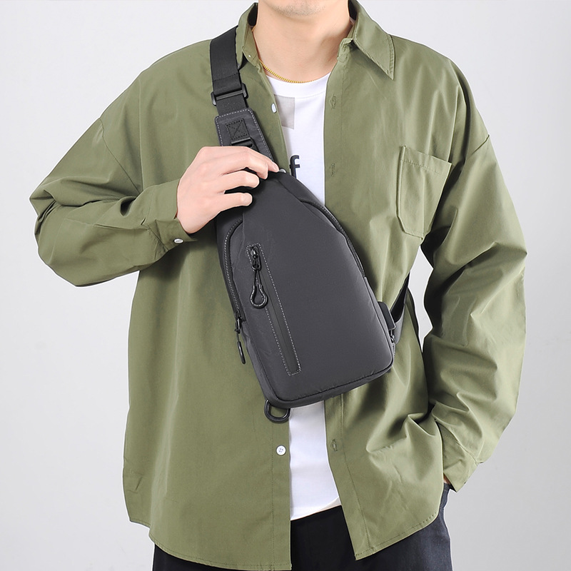 Muestra de bolso de hombro ligero al aire libre para hombres, bolso de pecho para hombres, bolso de hombro de moda simple, moda