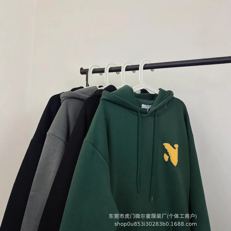 メーカー直販の紳士服と帽子の上の服の商品市場は秋冬の安い屋台の夜市の商品の供給源を持っています。|undefined