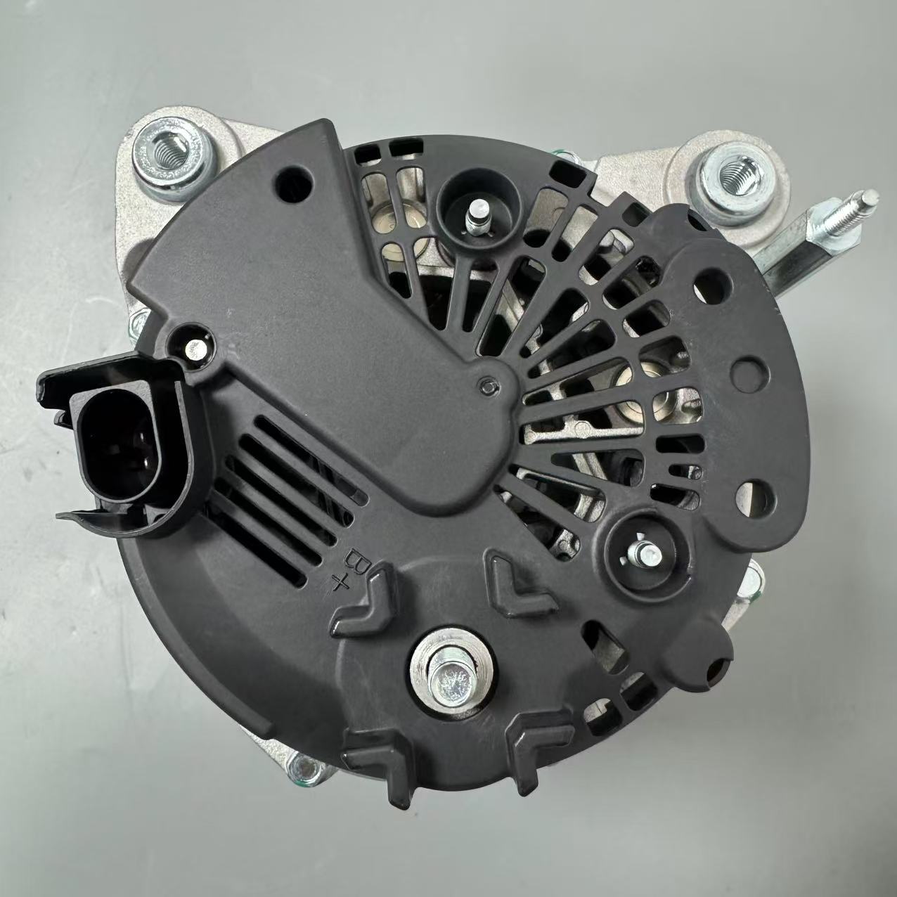 Factory Direct Sales Car Alternator Suitable for Volkswagen 0124525091 0124525092 0124525525