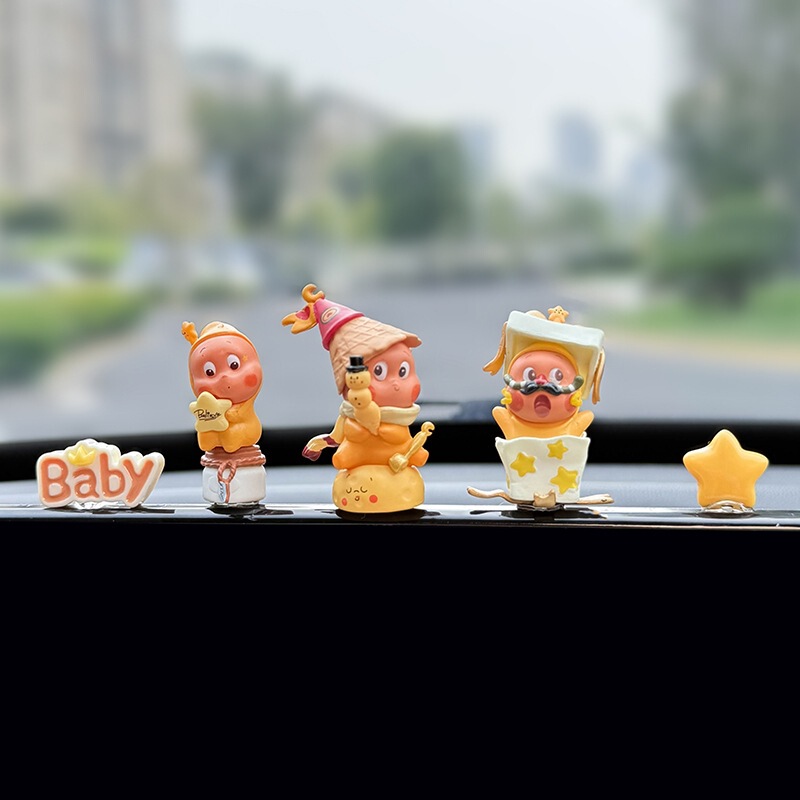 创意车载摆件星星人汽车中控台显示屏幕车内装饰品公仔可爱创意女|undefined