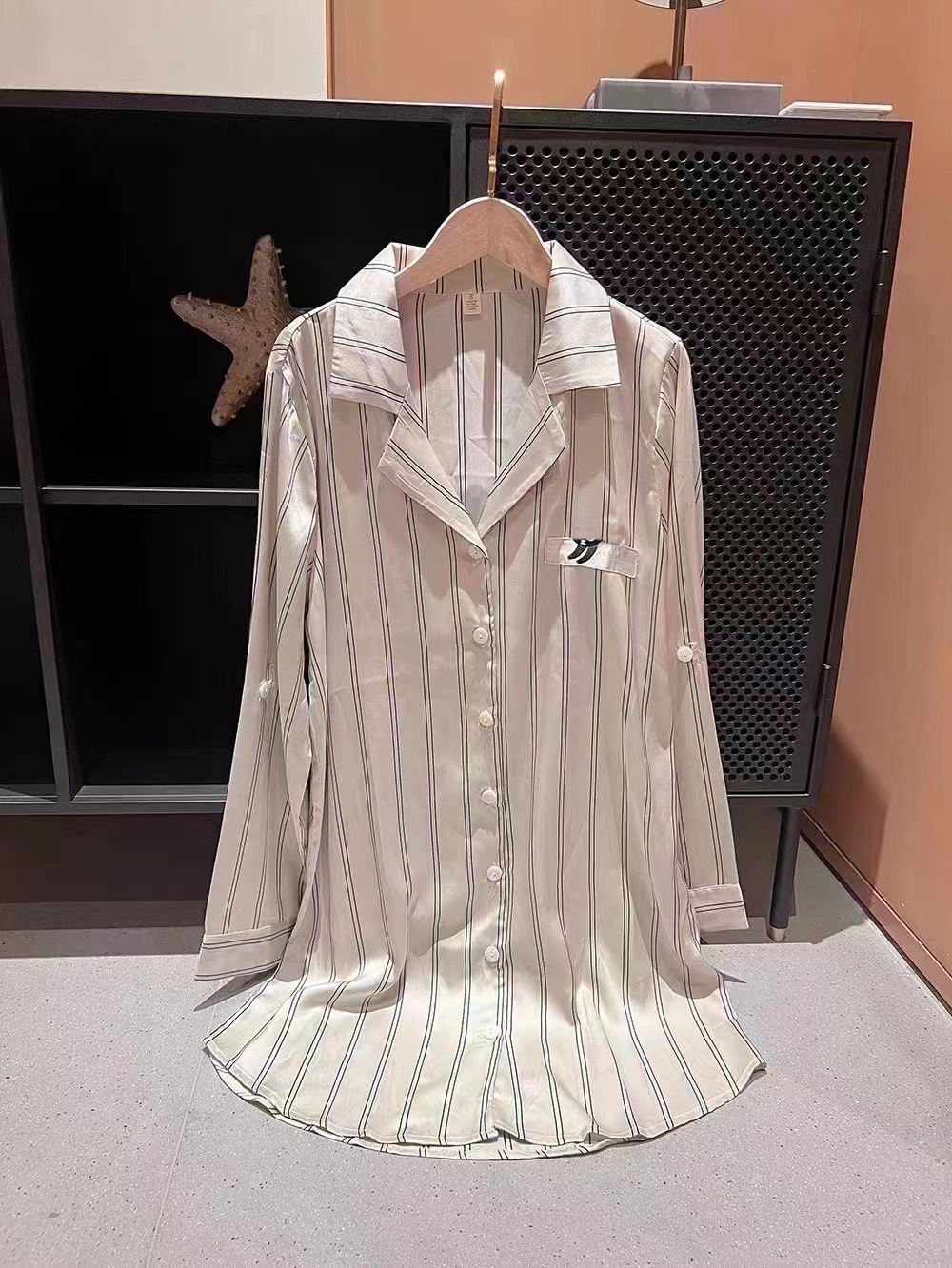 실버 줄무늬 고양이 잠옷