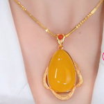 新款水滴仿玛瑙吊坠项链冰黄蜜蜡复古锁骨链高端气质优雅节日礼物