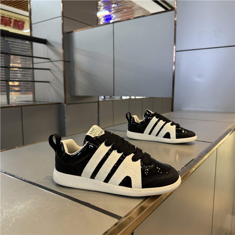 2025 New Autumn and Winter Leather Splicing Men's Shoes Low-Top Ultra-Light Soft-Soled Shoes Sports Shoes Casual Shoes Trendy Shoes Sneakers