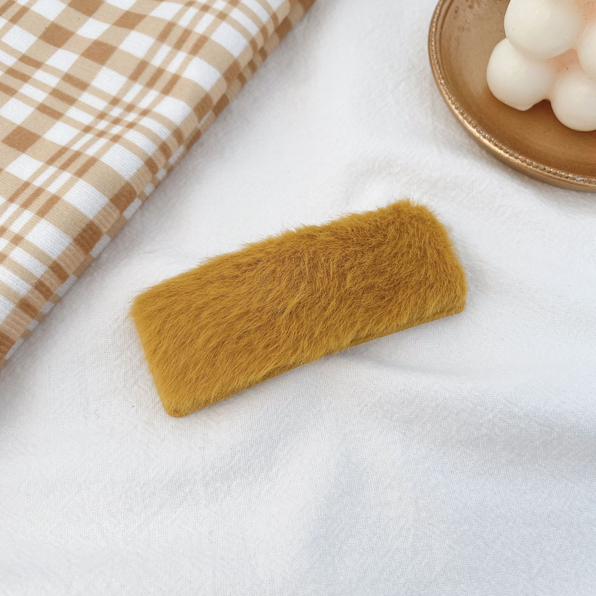 Horquilla peluda de las mujeres sombreros de estilo coreano lindo tejido de horquilla de pato amarillo flequillos clip pequeño lado otoño e invierno accesorios para el cabello mujeres