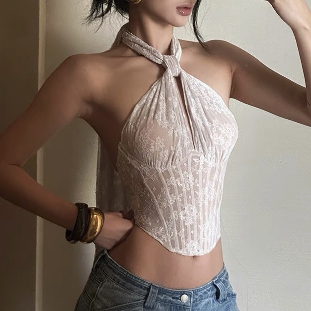 2025 verano nuevo estilo puro deseo chica caliente cuello halter de encaje blanco espina de pescado chaleco pequeño sexy sin espalda exterior