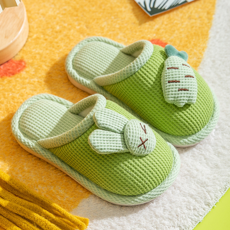 Invierno zapatillas de algodón para niños, niños y niñas, padres e hijos, bolsas de dibujos animados lindas, tacones antideslizantes para bebés en el interior, zapatillas de lana casera