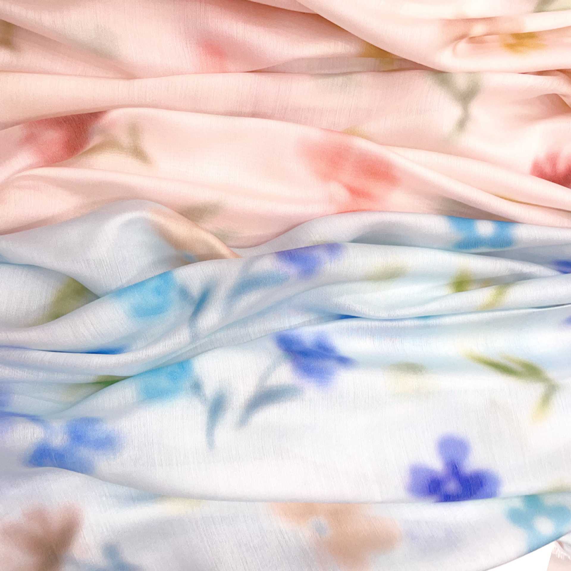 朦胧田园小花瓣现货天丝印花柔和浪漫数码印花面料