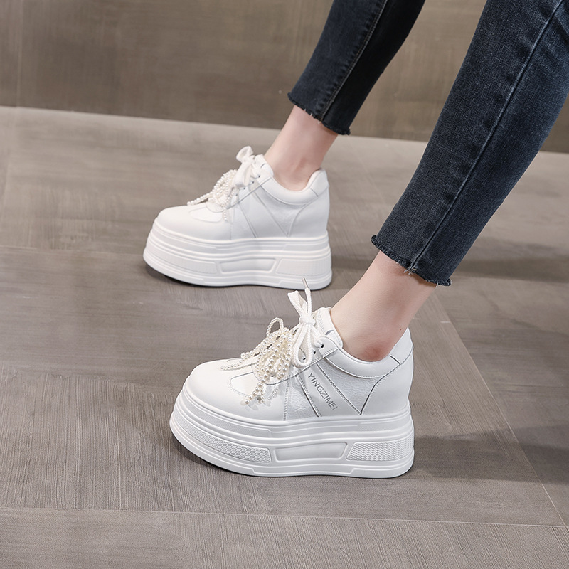 Giày sneaker nữ đế dày phối ngọc trai thời trang, độn cao bên trong — Màu xám trắng