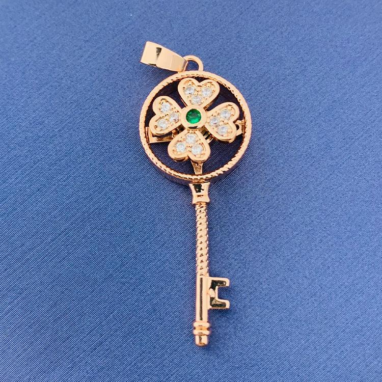 2022 nuevo trébol giratorio simple cien colgante fuente joyería fábrica al por mayor directa sin cadena