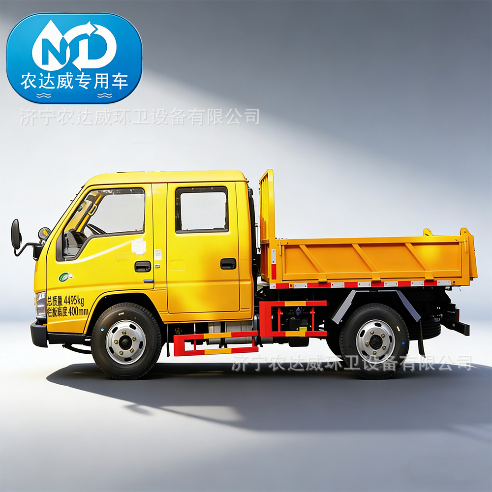 Small 4-Ton Jiangling Self-Loading Garbage Truck with Liftable Body, Double-Row Five-Seater Diesel Self-Loading Vehicle for Sanitation and Waste Removal