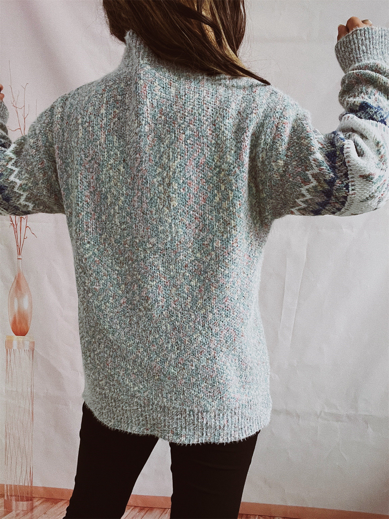 Dámský pletený svetr s dlouhým rukávem a zahuštěným vzorem sněhové vločky a polovičním rolákem_voghion.com