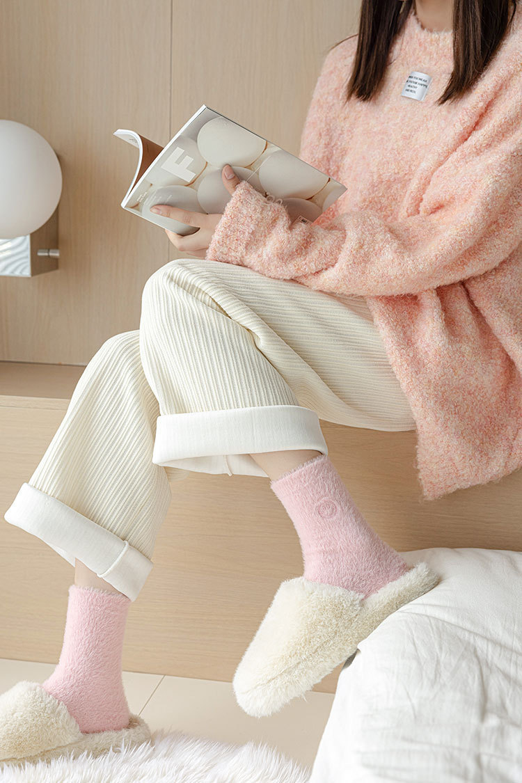 Embroidered Smiling Face Mid-length Socks For Women In Pink Fleece_voghion.com