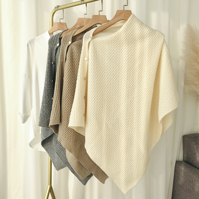 Demi-season knitted trench coat