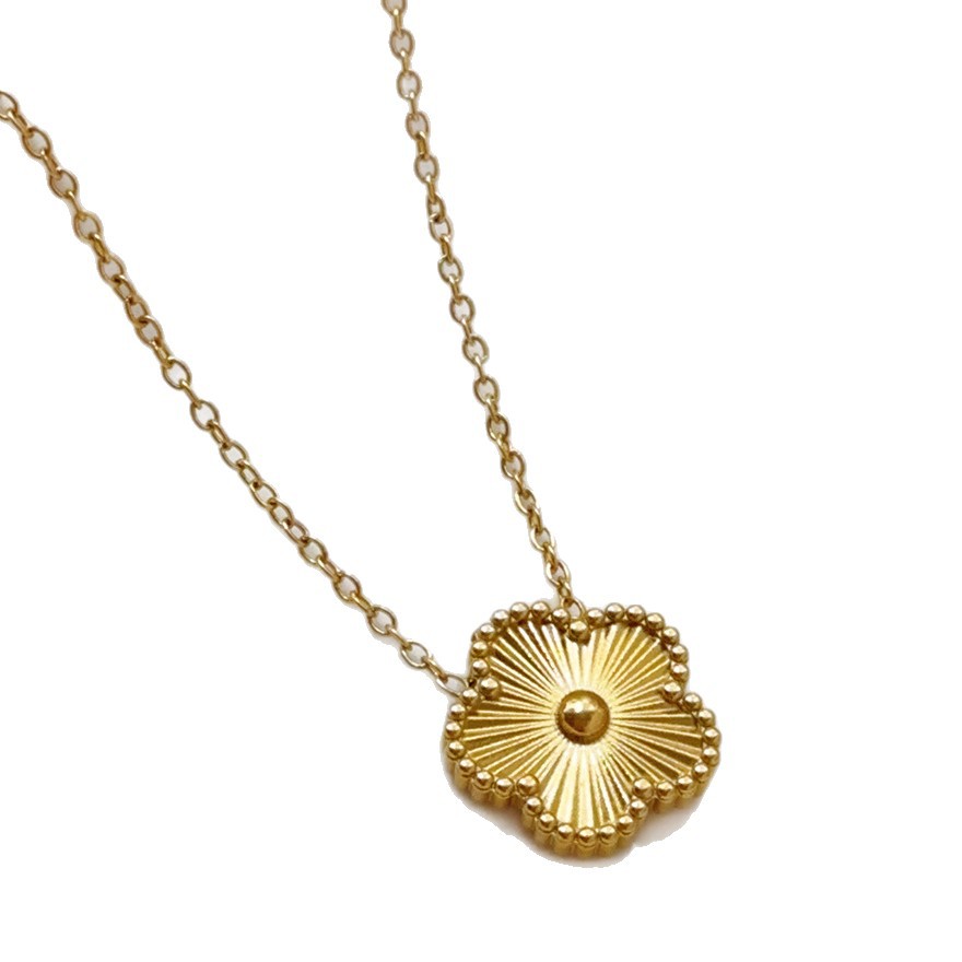 Exquisita moda de nicho Pendientes de flores de cinco hojas Pendientes de acero de titanio de 18 quilates Pendientes de pétalos femeninos ins