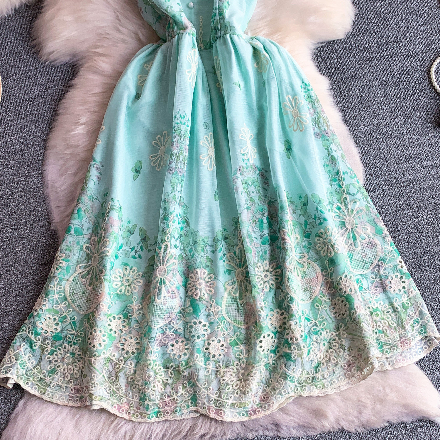 Women's Floral Embroidered V-Neck A-Line Sundress Summer Boho Maxi Dress For City Escape_ecoleips.com
