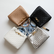 小众设计时尚新款金属结真皮编织托特包单肩手提大容量复古女包