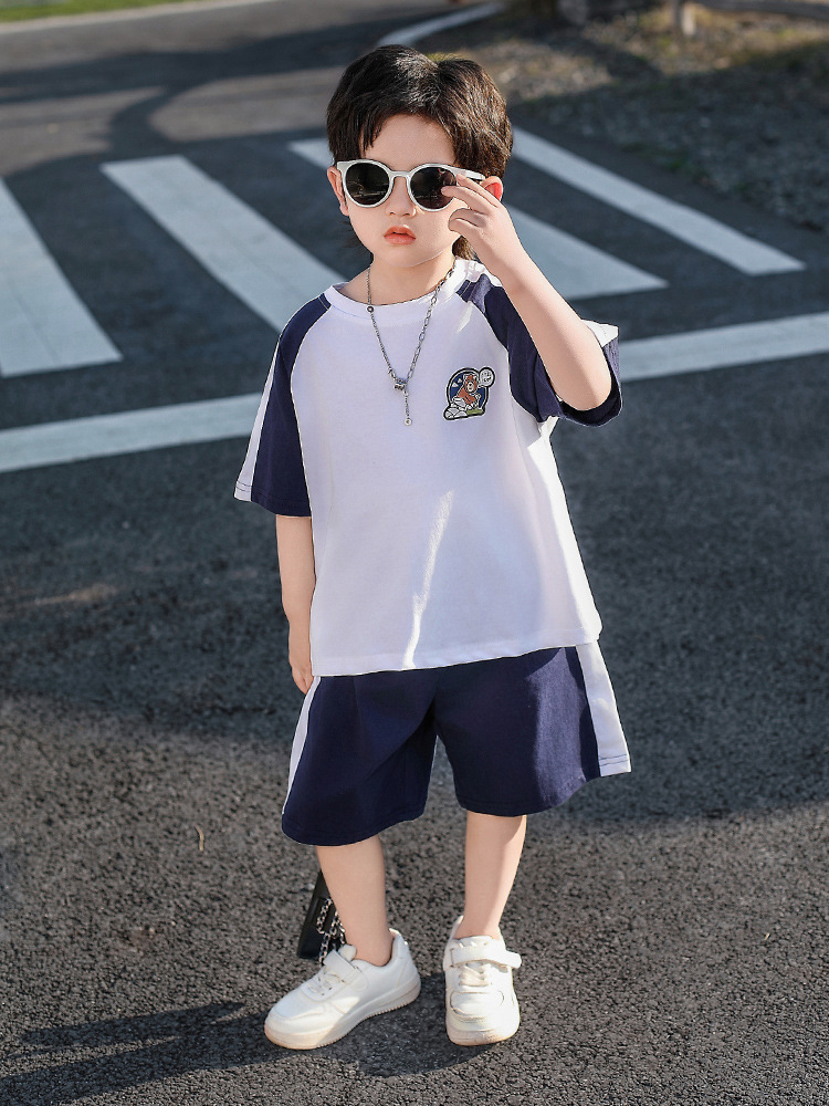 Conjunto de Verano para Niños 7850, Traje de Dos Piezas de Manga Corta, Ropa Casual Elegante para Bebé Niño, Nuevo 2026