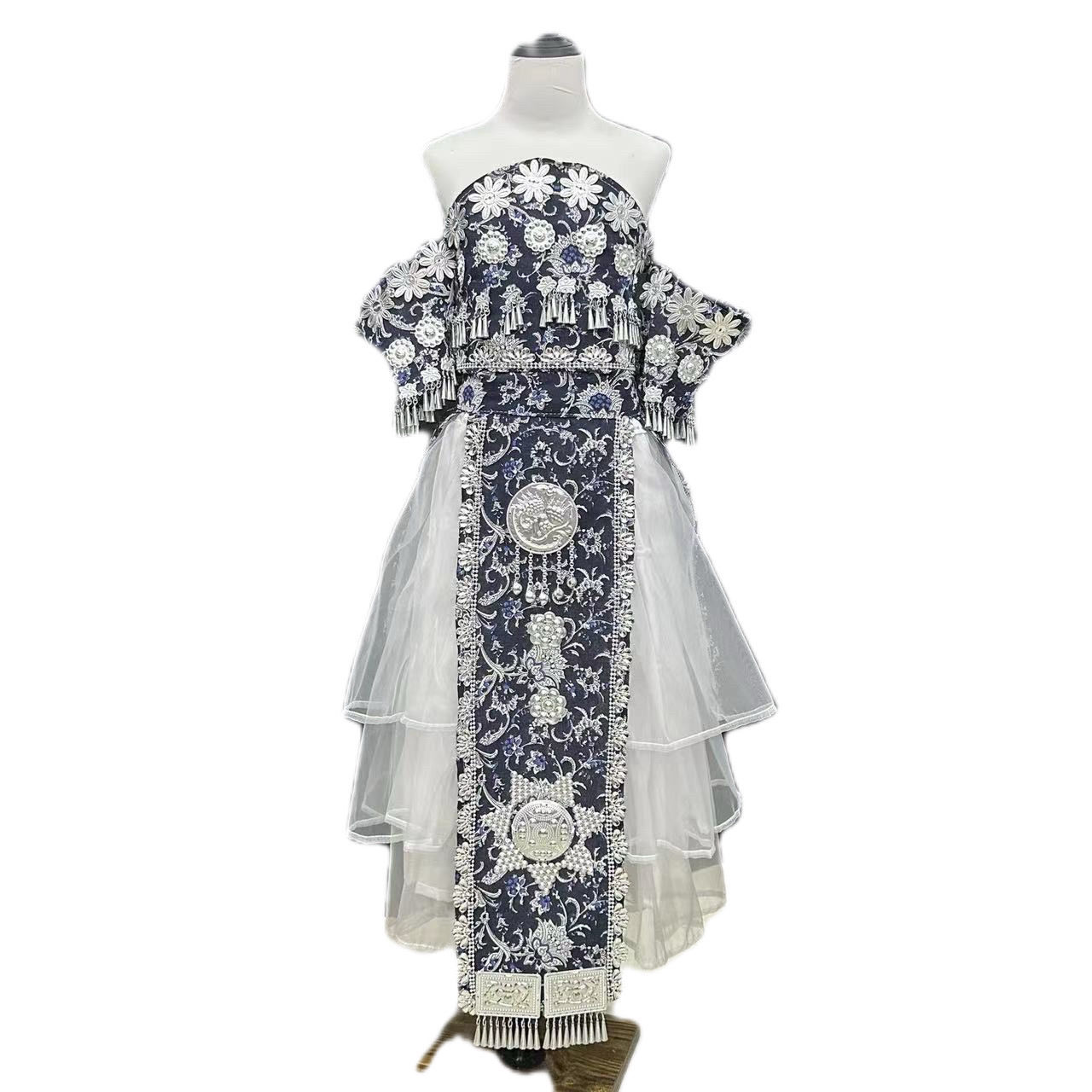 스타일 2 서스펜더 + 스커트 + 깃발