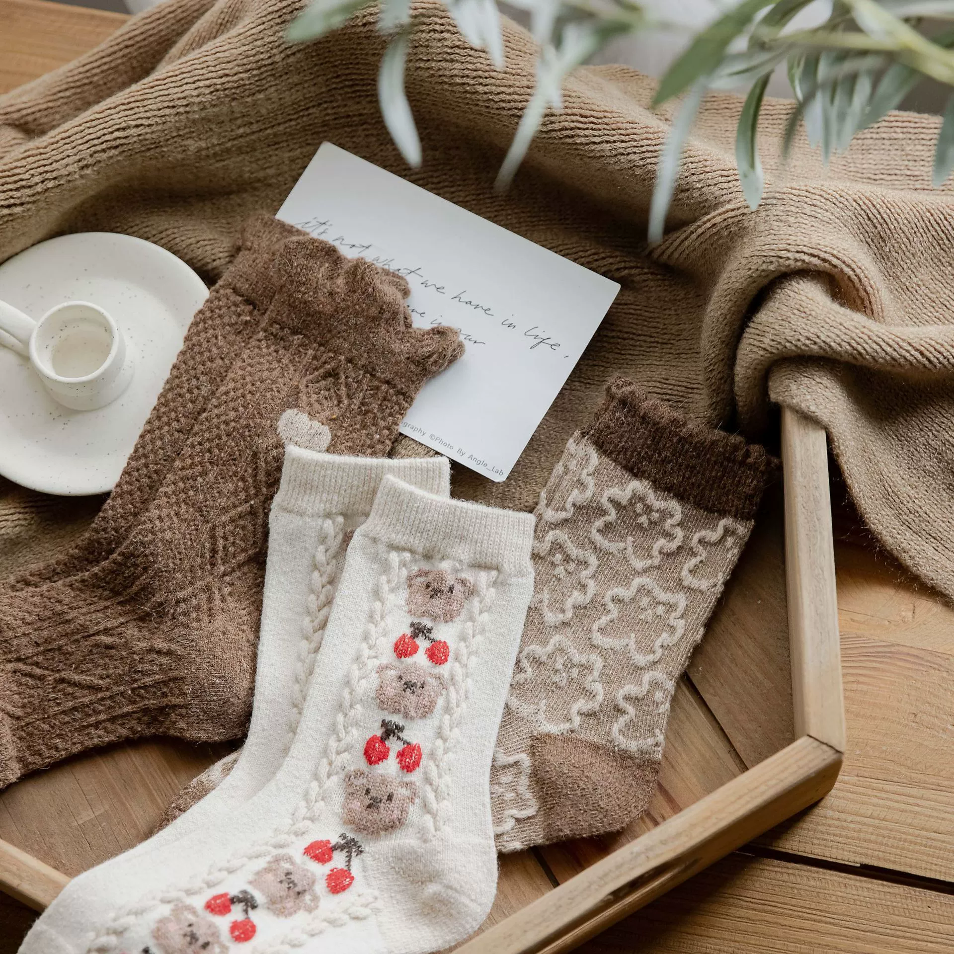Woolen retro knee socks with bears - soft, cozy, fashionable; in Red, Biscuit, White Love, Cherry, Beige