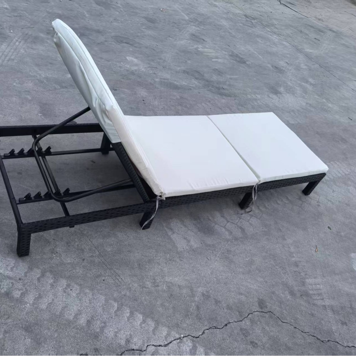 Outdoor lounger, swimming pool chaise lounge, leisure beach chair, villa courtyard large terrace rest bench, rattan recliner