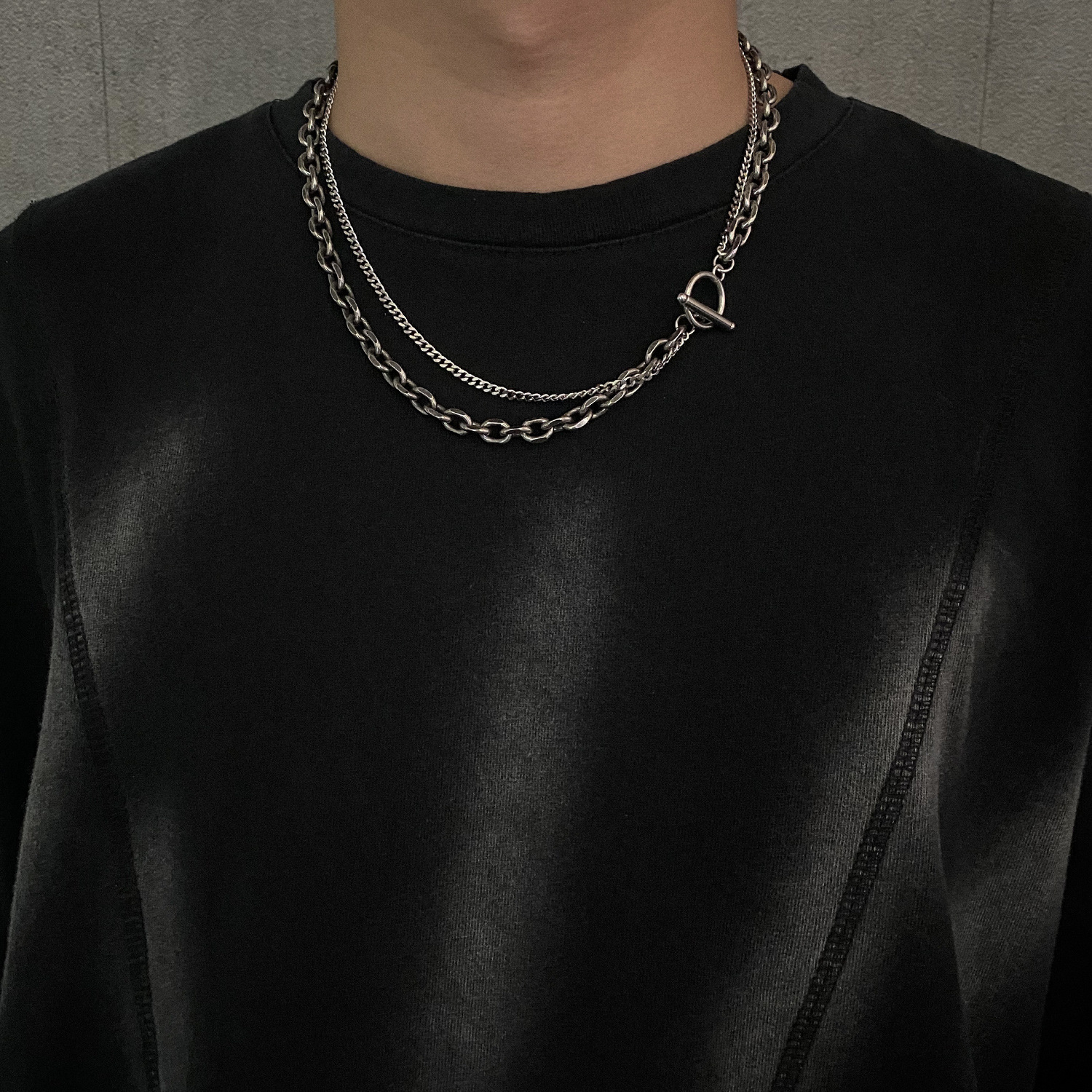 Ins New Niche Design Fashion Brand Old One Line Buckle Collarbone Necklace Double-layer Design Simple Neck Chain (male)_voghion.com