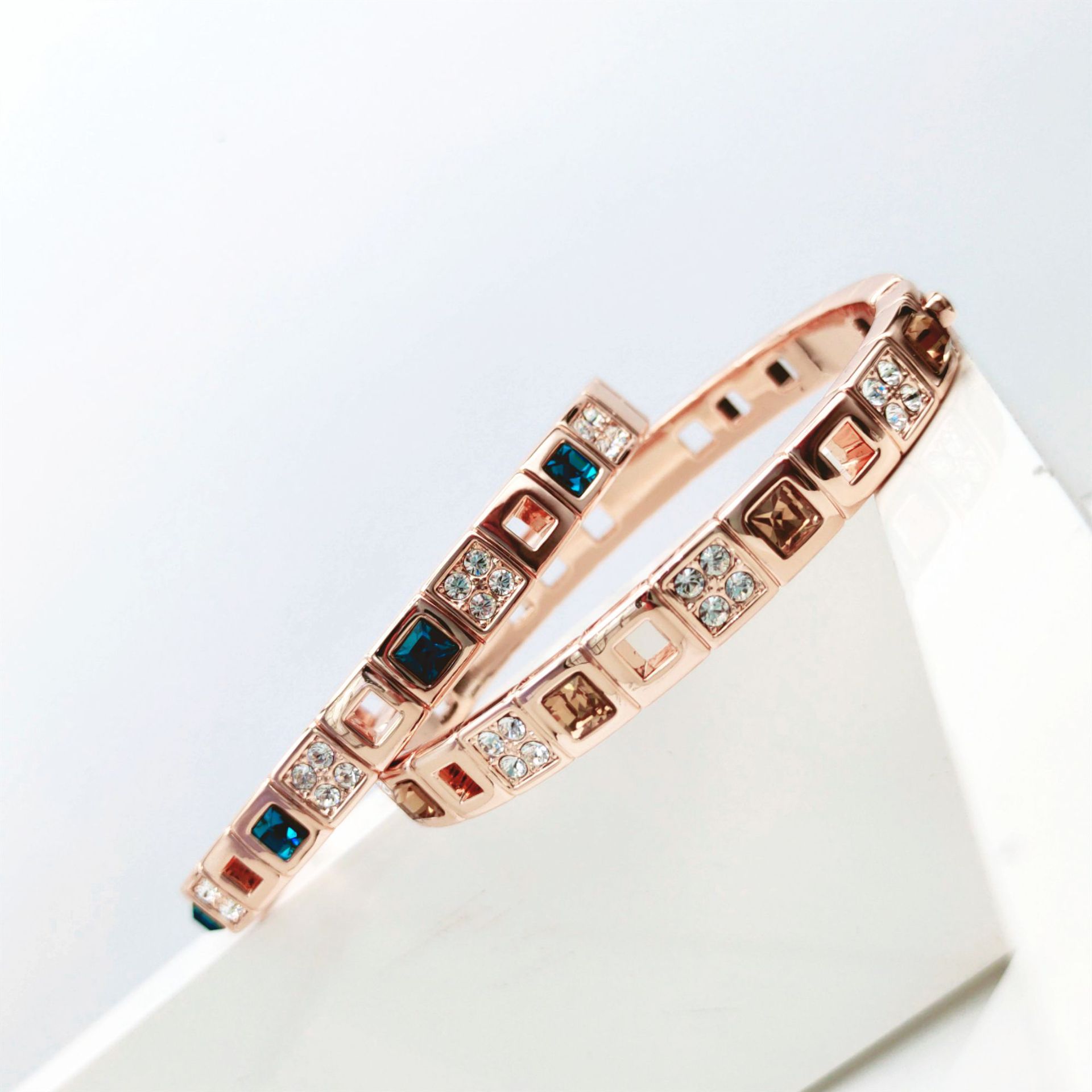 fashion simple hollow square crystal braceletpicture4