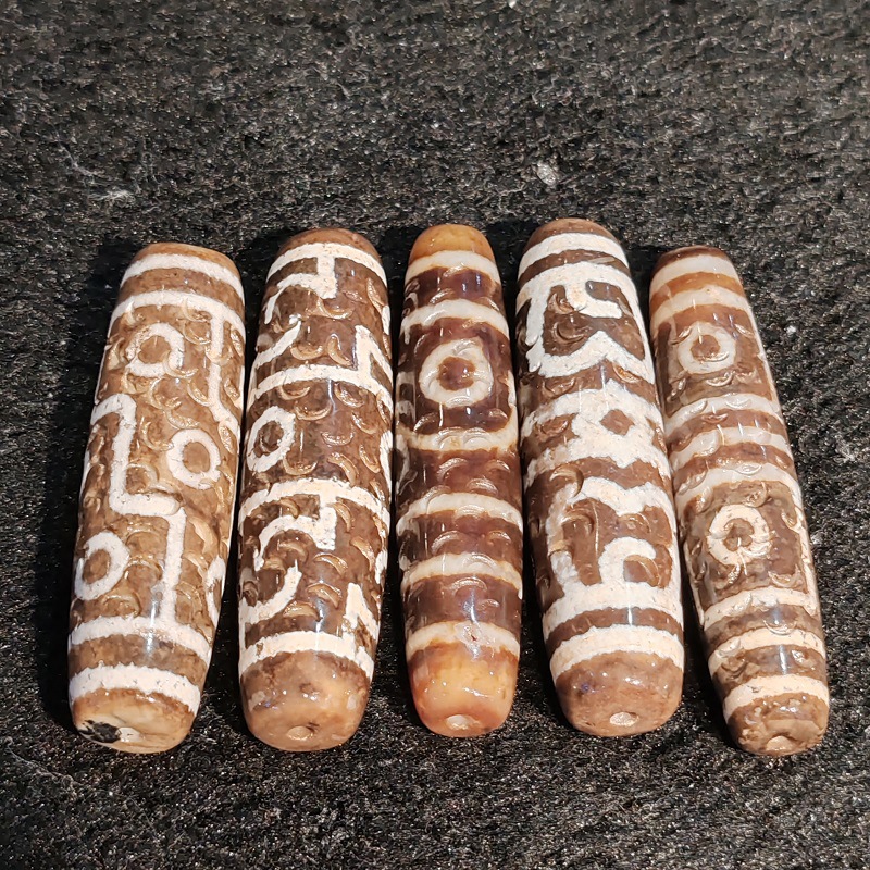 西藏天然玛瑙马蹄纹药坑2眼4眼9眼等多图腾天珠项链吊坠diy配饰