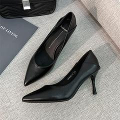 ハイヒールの女性の細い靴と年の新型の工装靴の柔らかい皮は足の靴の黒色の革靴の職業の仕事の靴を磨かないでください。