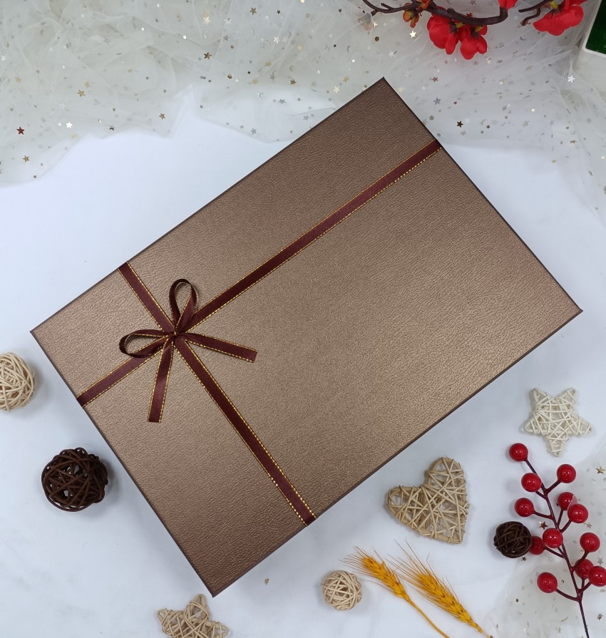 Caja de regalo rectangular de oro caja de regalo de cumpleaños ropa de camisa embalaje caja vacía caja de bocadillos caja personalizada