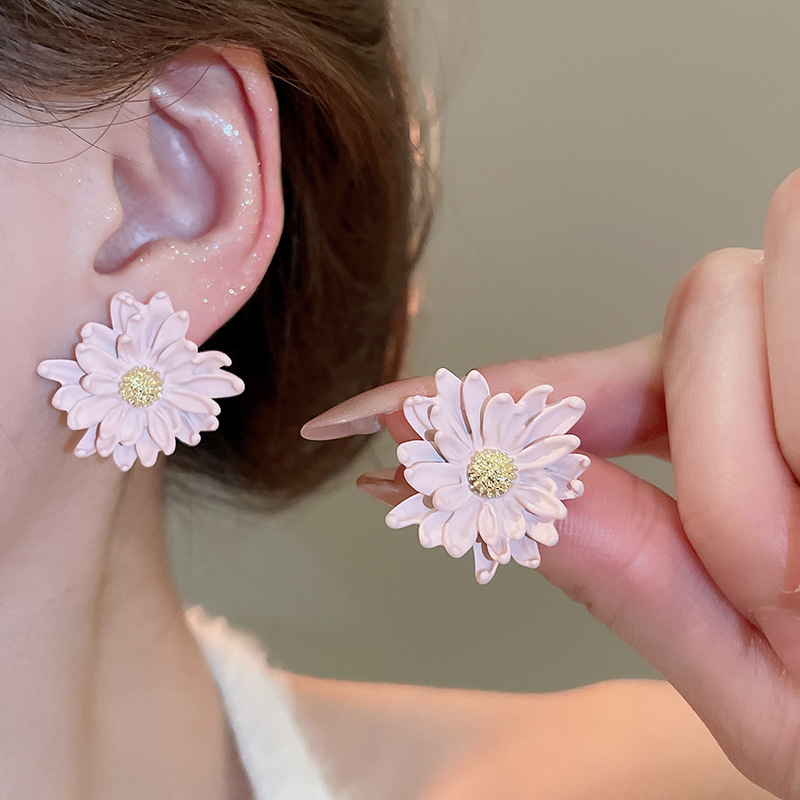 Aguja de plata Pendientes de flores dulces rosas Pendientes lindos de todo fósforo de la serie Mori Pendientes de diseño de moda de nicho al por mayor femenino