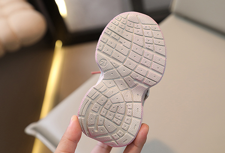 Zapatos deportivos para niños con suela ligera de invierno, edición coreana, dos zapatos de algodón para niños y niñas de 1 a 6 años_voghion.com