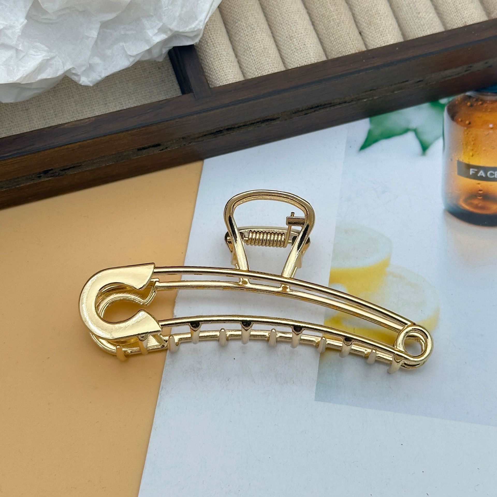 33g Weight Hair Claws Hair Accessories Type 1 Piece Quantity Holiday, Daily Occasion Zinc alloy Material Solid Color Pattern All Seasons Season Women's Gender Plating Design Vacation, Classic Style Style Vacation Classic Style Women's Solid Color Zinc Alloy Plating Hair Claws 10