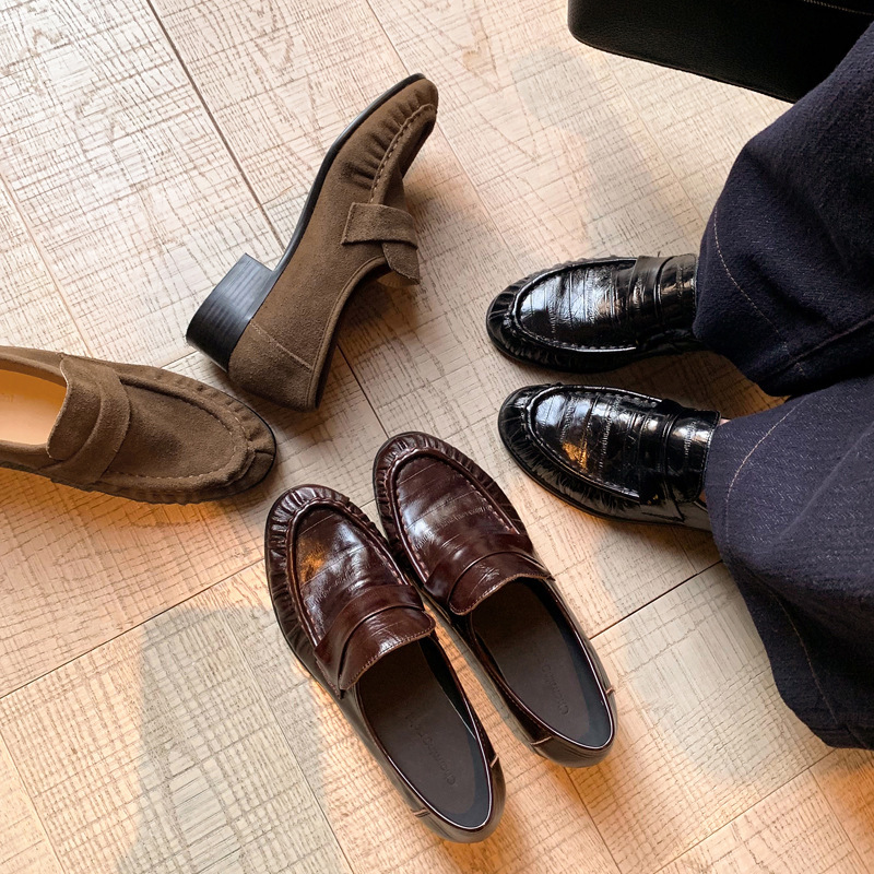 Two Types of European-Style Pleated Leather Loafers 2026 Round-Toe Low-Heel Genuine Leather Deep-Cut Single Shoes for Women Size 42 Two Types of European-Style Pleated Leather Loafers 2026 Round-Toe Low-Heel Genuine Leather Deep-Cut Single Shoes for Women Size 42