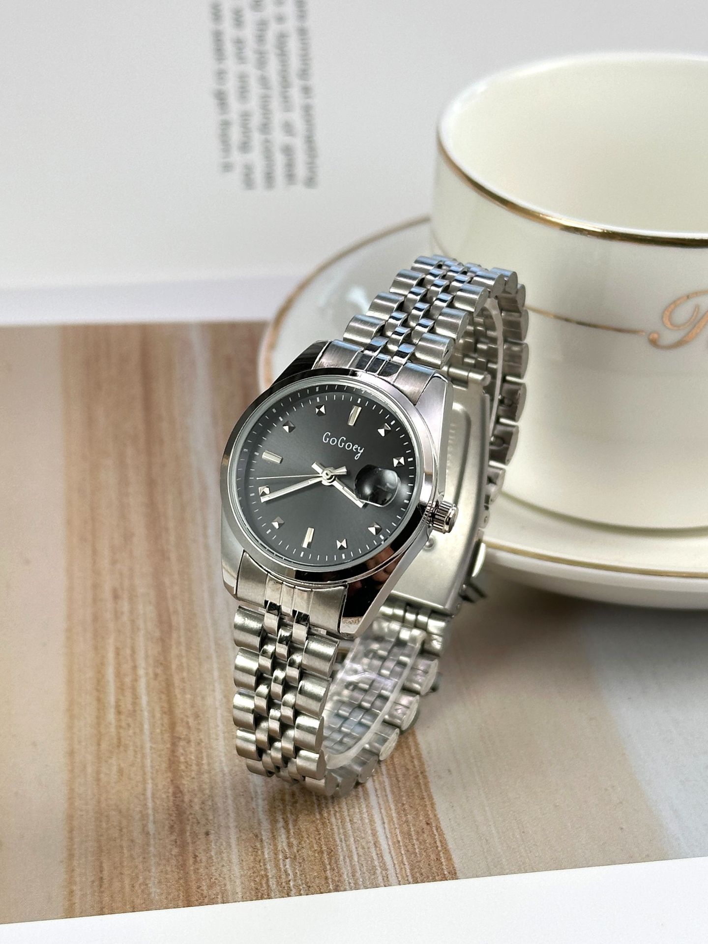55g Weight Ordinary Glass Mirror Material Steel Belt Strap Material Watch Classification Pointer Display Type Double Side Snaps Buckle Style Round Dial Shape Casual, Daily Occasion Quartz Movement Solid Color Pattern Women's Gender Classic Style Style Classic Style Solid Color Double Side Snaps Quartz Watch Women's Watches 18