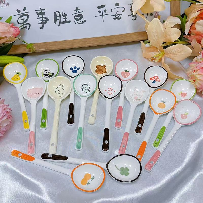 正規品の外国貿易の熱い販売の陶磁器のスプーンのスープのスープの手描きの釉薬の下で色の食器のスプーンの高い顔の価値のスプーンの長い柄のスプーン|undefined