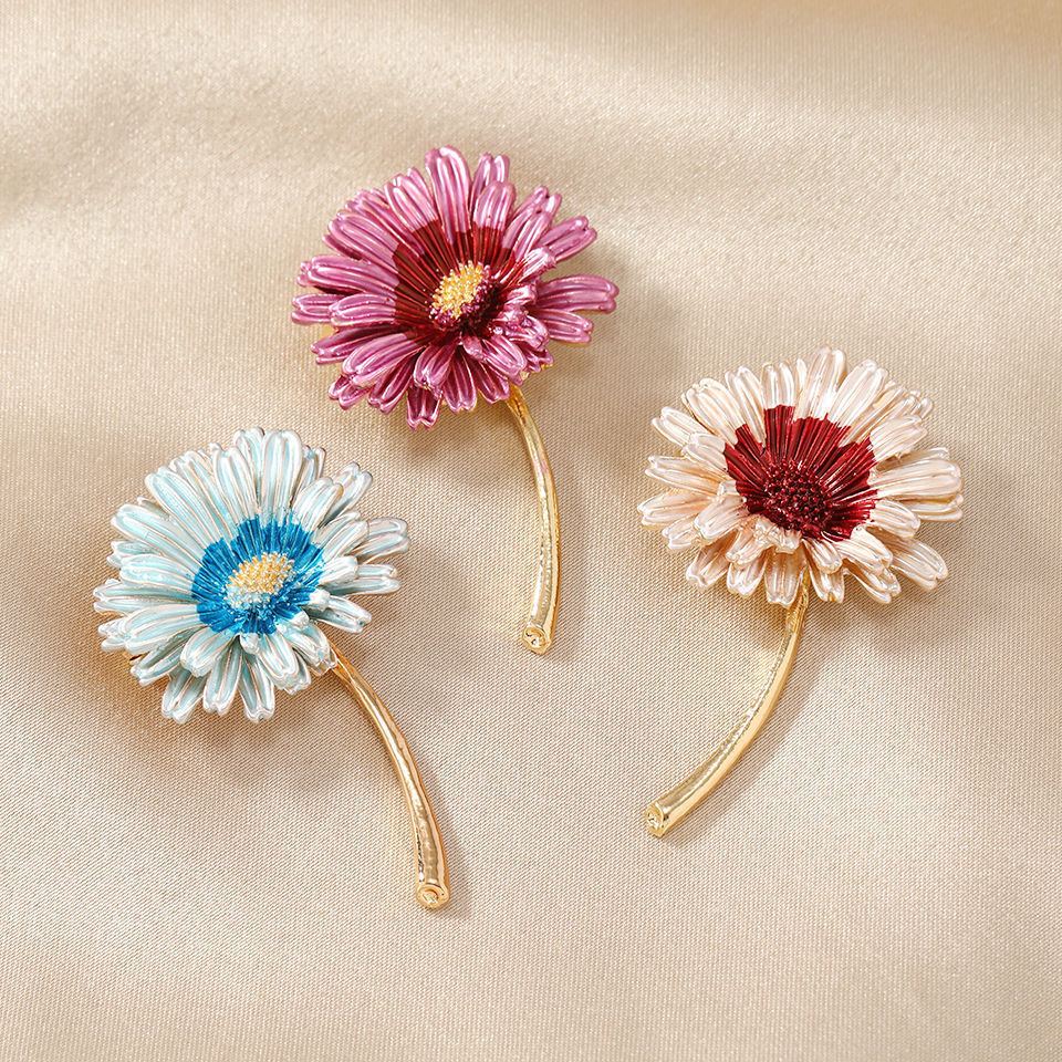 Simple Three-Dimensional Daisy Flower Brooch For Women, Personalized Painted Coat Pin, Gift_voghion.com
