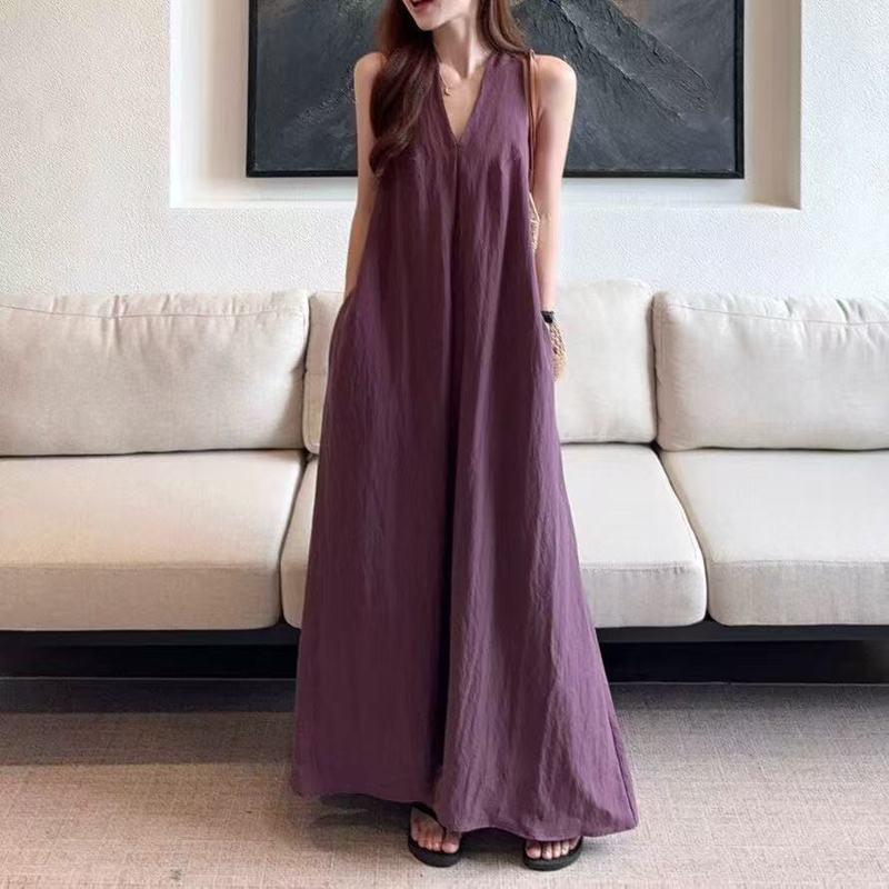 时尚御姐风穿搭V领挂脖连衣裙女夏季小众设计感无袖收腰显瘦长裙|undefined