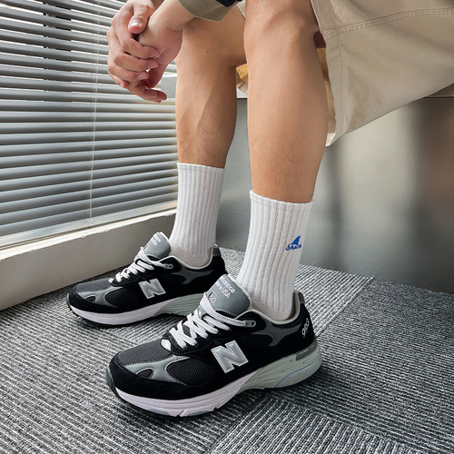 Men's Black and White Socks, Ins Trendy Autumn/Winter Cotton Socks, Anti-Odor, Absorbent, Sports Basketball Medium Calf Socks, Wholesale for Women