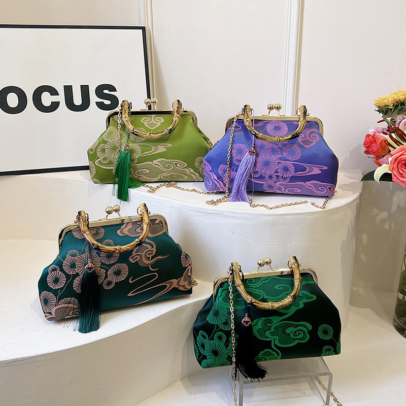 Bag Women's New Chinese Shell Bag Handbag Trendy Crossbody Shoulder Bag Niche Design Bamboo Handle Gold Bag Shell Bag