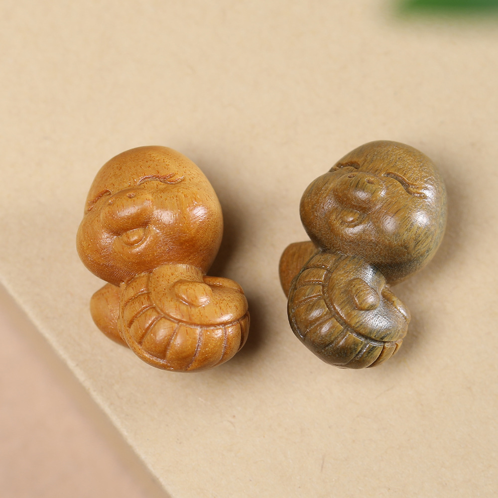 Green sandalwood rosewood DIY craft carving zodiac snake this year national tide personality mobile phone key chain pendant