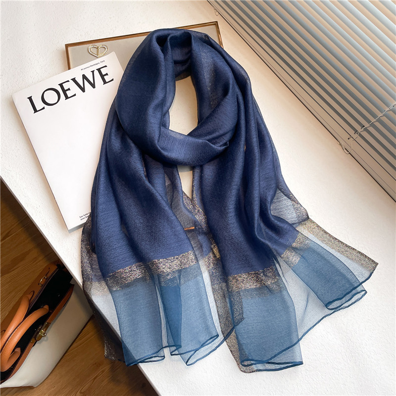 골드 실크 네이비