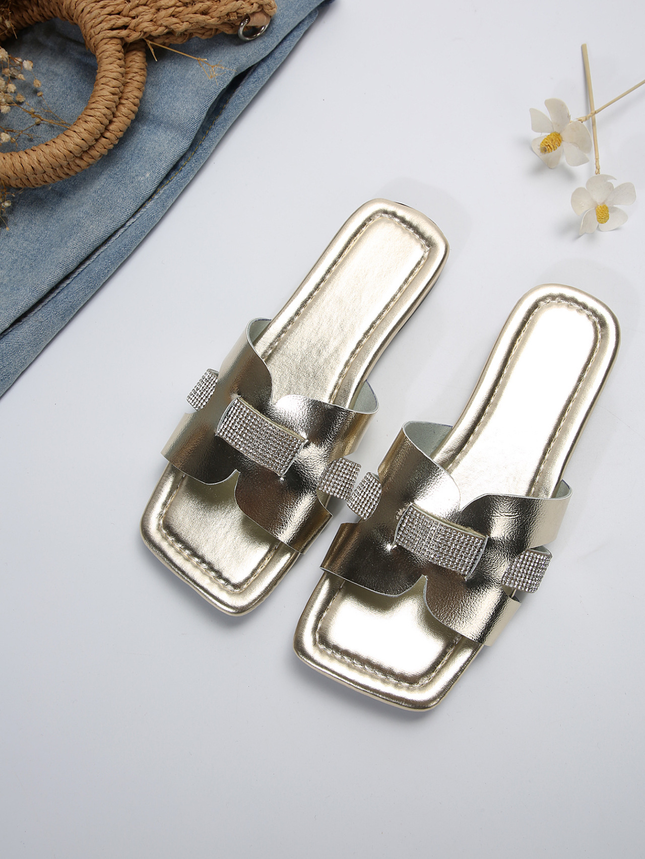 Große Diamant-Flip-Flops mit quadratischer Spitze für Damen im Frühjahr 2024, modisch für Outdoor-Kleidung, Damensandalen und Strand_voghion.com