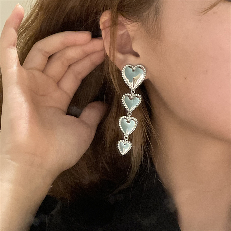 Korean Heart Shape Metallic Earringspicture1