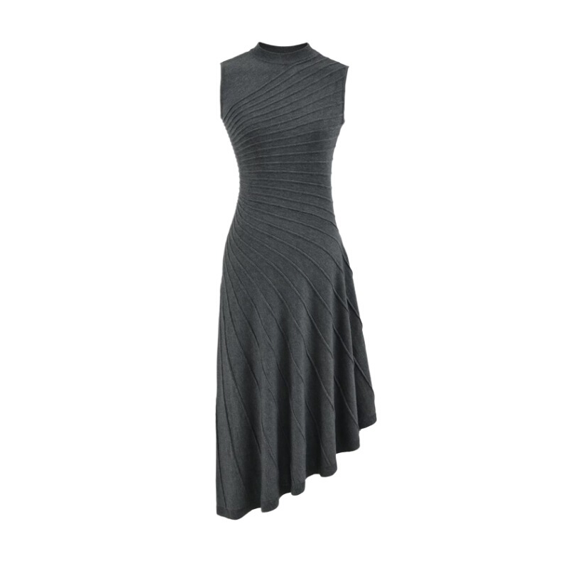 Solid color slim-fit half-high collar knit dress for lunchtime, elegant and slim-fitting with irregular pleated hem and waist-cinching long skirt Solid color slim-fit half-high collar knit dress for lunchtime, elegant and slim-fitting with irregular pleated hem and waist-cinching long skirt