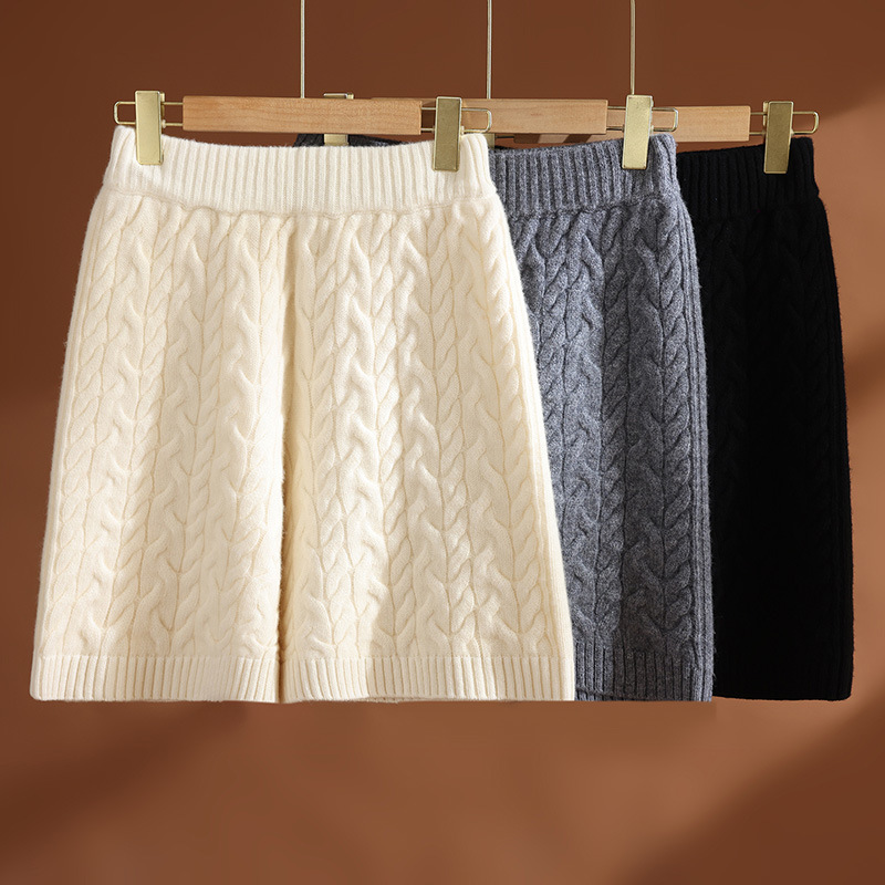 100% Pure Wool Knitted Shorts Twisted Pattern Thickeneded Autumn and Winter Women's Casual Twisted Cashmere Three-Quarter Pants