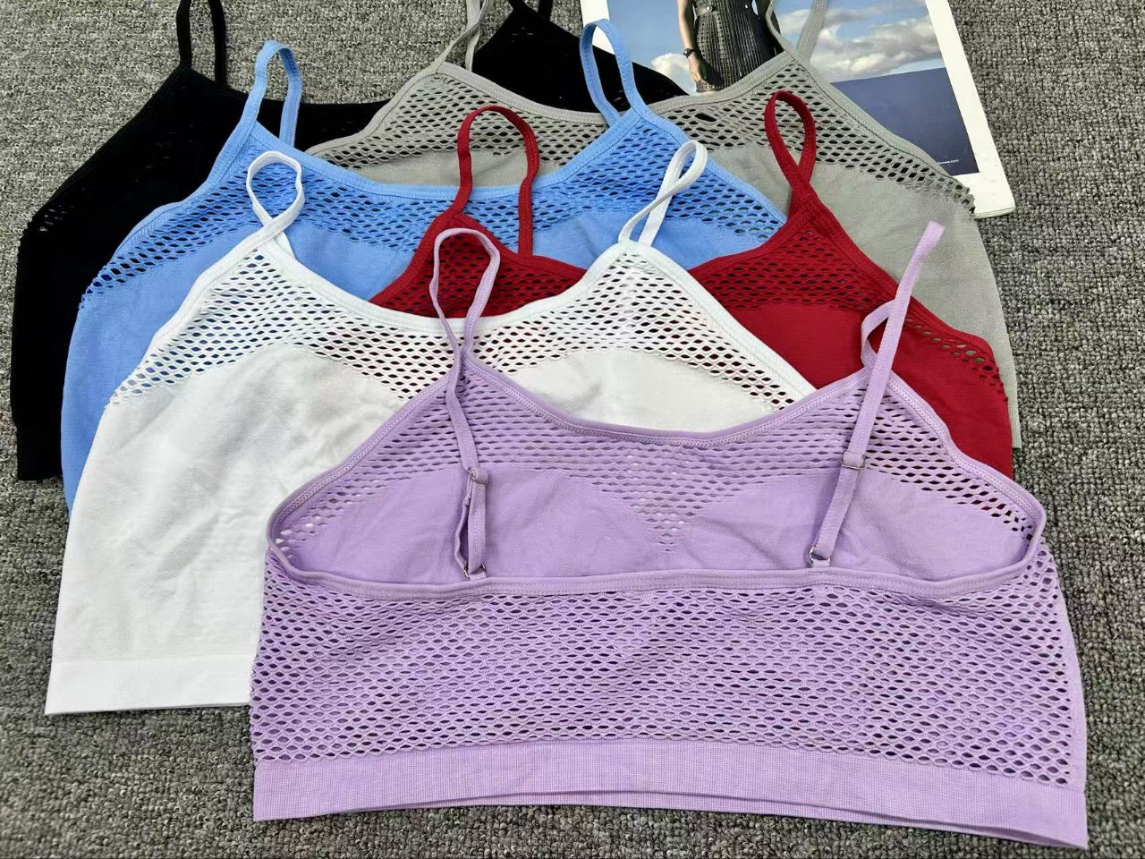 Bra deportivo perforado, acero sin cojín de pecho, ropa interior de mujer, comercio exterior al por mayor