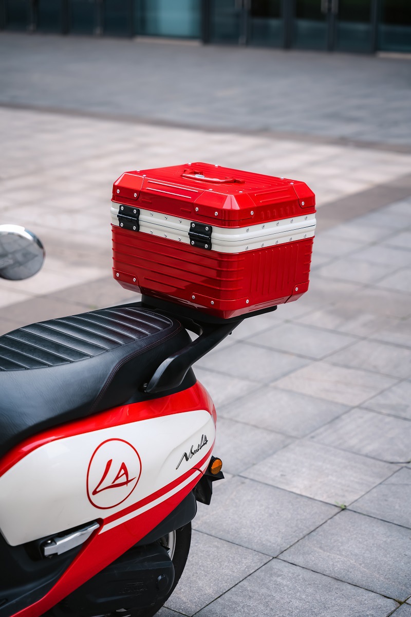 Suitable for Honda motorcycle tail box, retro trunk, scooter cargo box, helmet box, modification accessories, color box