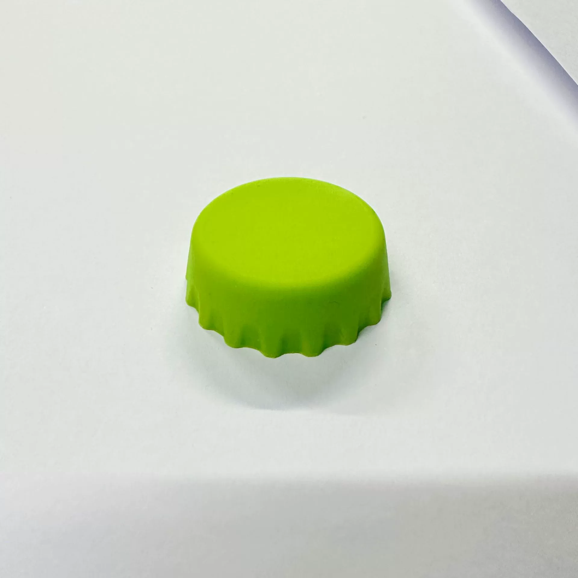 Silicone Bottle Stopper, Food-Grade Round Cap, Wine & Beer Sealer, BPA-free (3.6×2.6×3 cm)