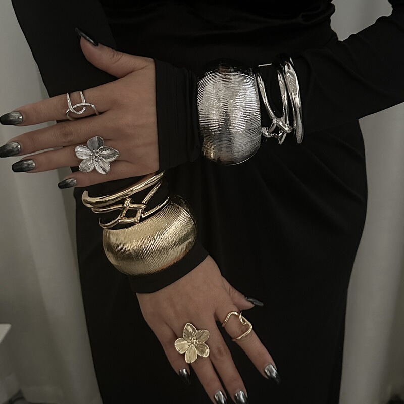 European and American Cross-Border Fashion Heavy Metal Curved Spring Bracelet Niche Design Jewelry Set