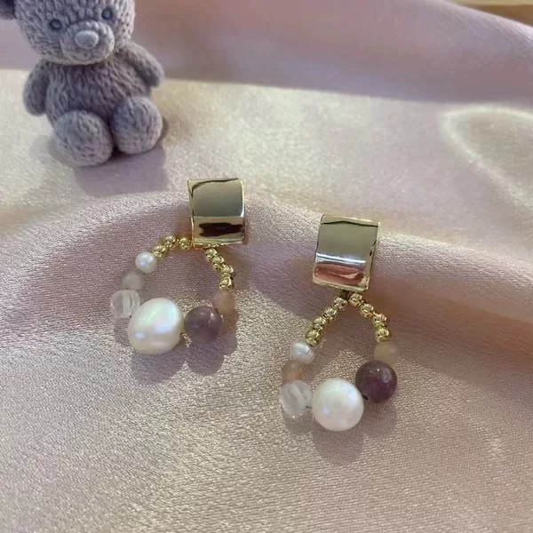 One Pair of Fashionable Korean Style Trendyy Elegant Earrings with Free Shipping for Orders over 80